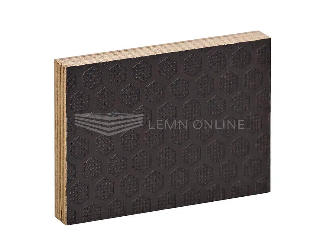 Placaj Antiderapant Hexa Mesteacan 1250x2500mm 1 Suprafața cu model hexagonal a placajului antiderapant