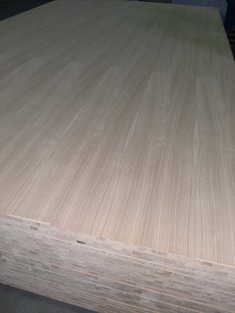 panel funiruit cu stejar