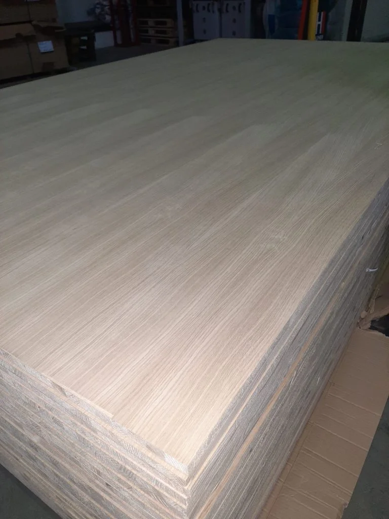 Panel Stejar Furniruit A/B 21 panel funiruit cu stejar