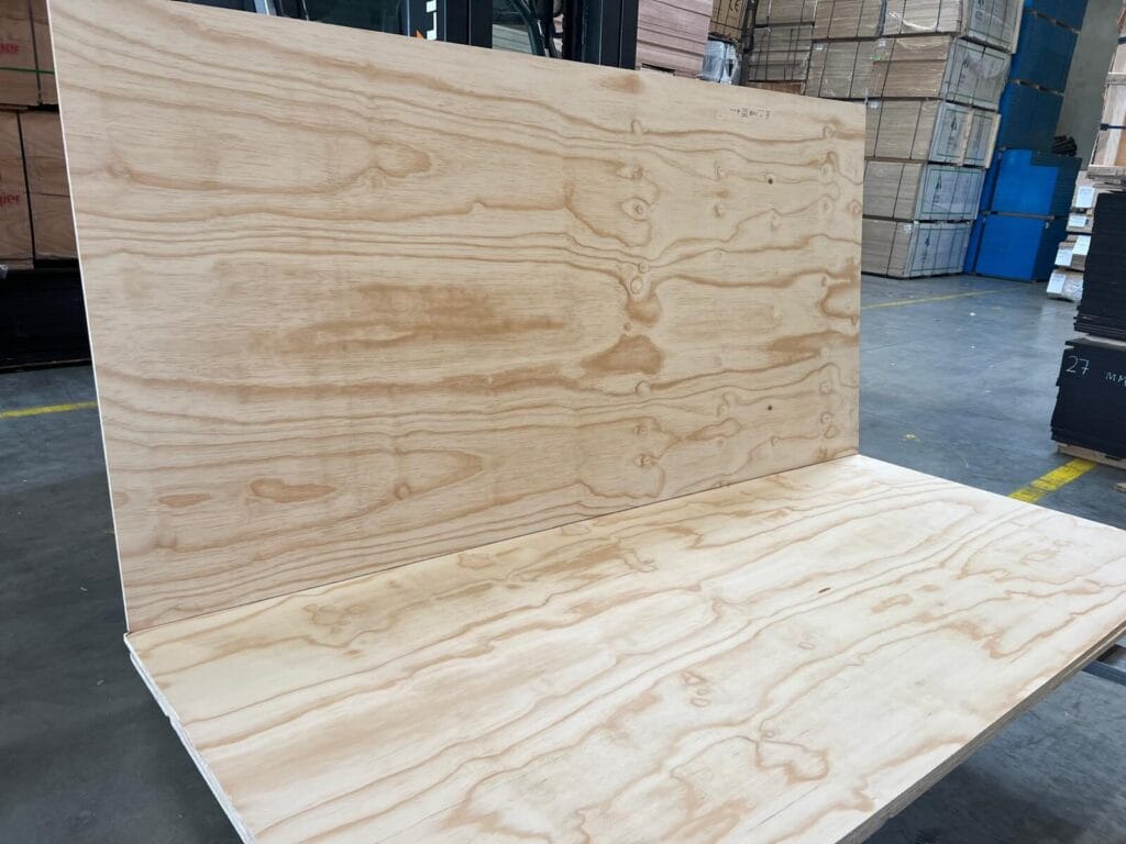 Placaj Pin C+/C 2440x1220mm